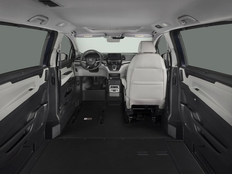 Honda Odyssey - Rear Entry - View 3