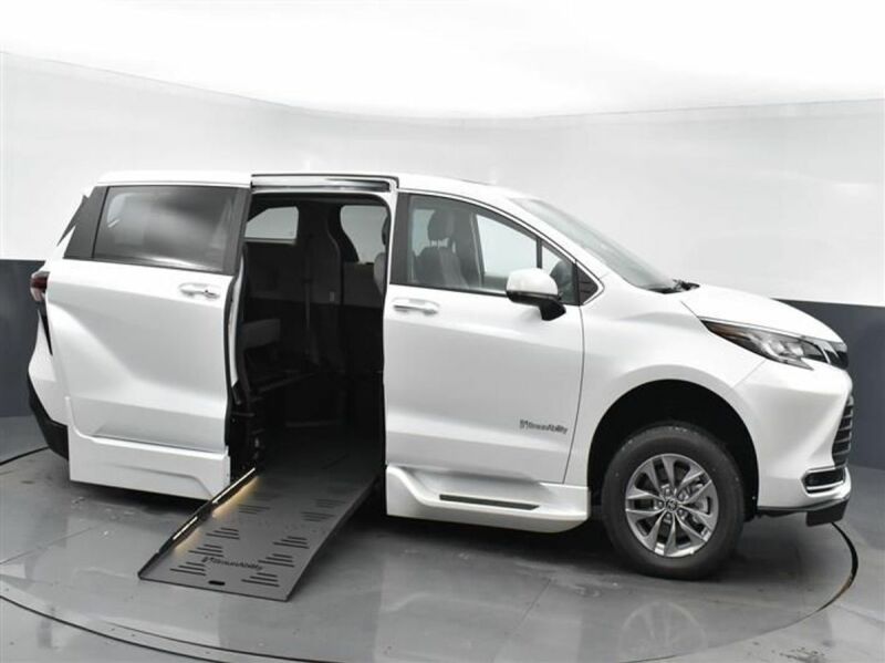 2023 Toyota Sienna