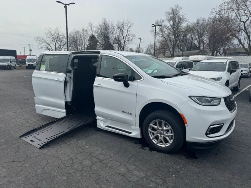 2025 Chrysler Pacifica