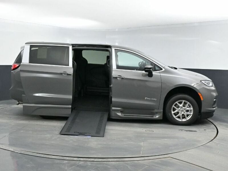 2025 Chrysler Pacifica
