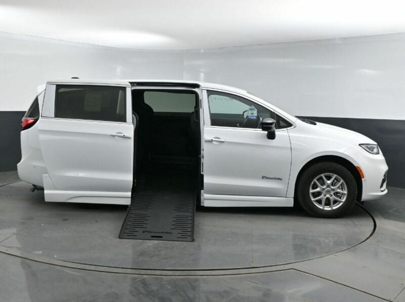 2025 Chrysler Pacifica