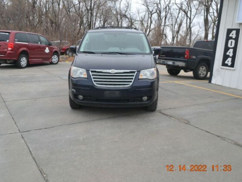 2010 Chrysler Town and Country