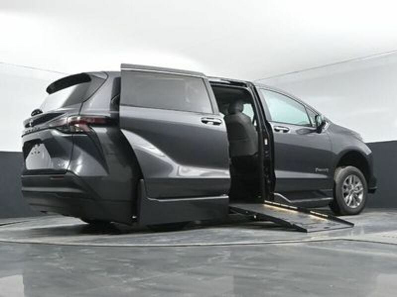 2025 Toyota Sienna