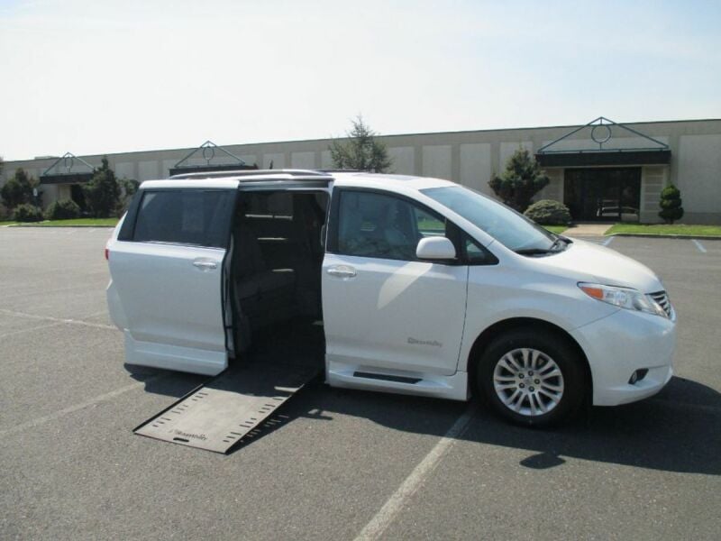 2017 Toyota Sienna