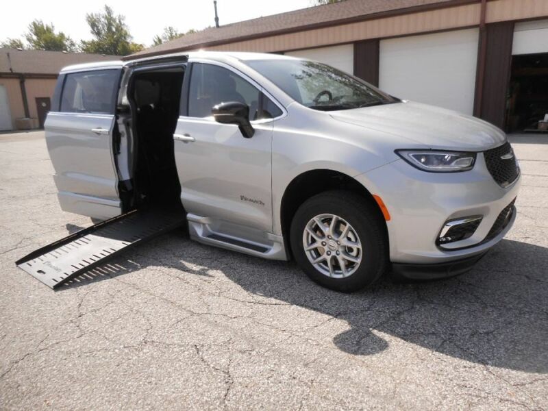 2024 Chrysler Pacifica