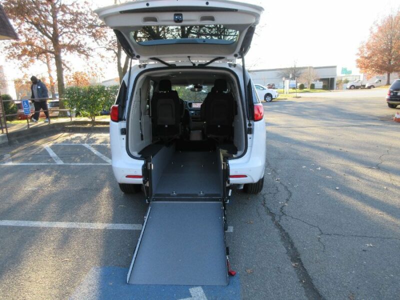 2022 Chrysler Voyager