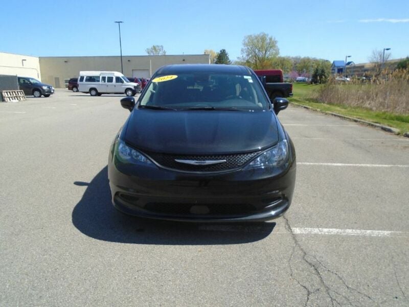 2024 Chrysler Voyager