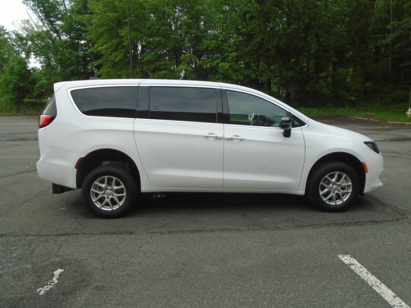 2026 Chrysler Voyager