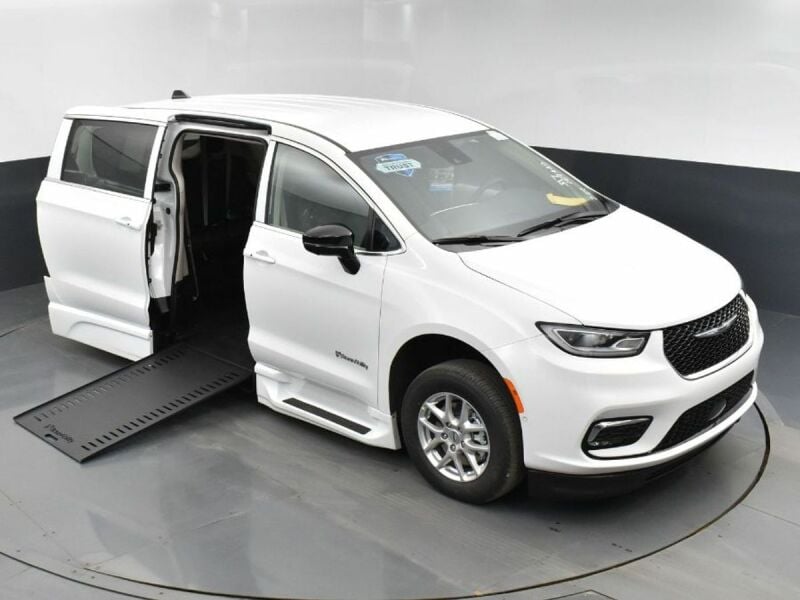 2024 Chrysler Pacifica