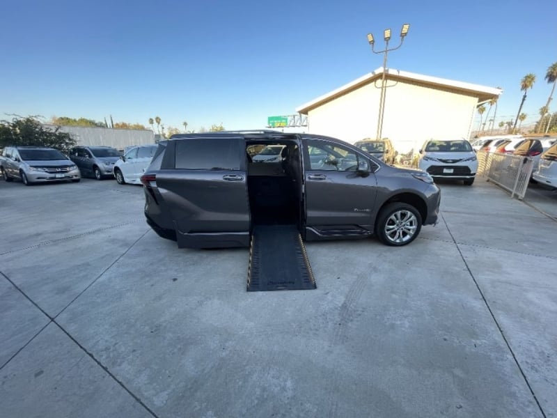 2023 Toyota Sienna