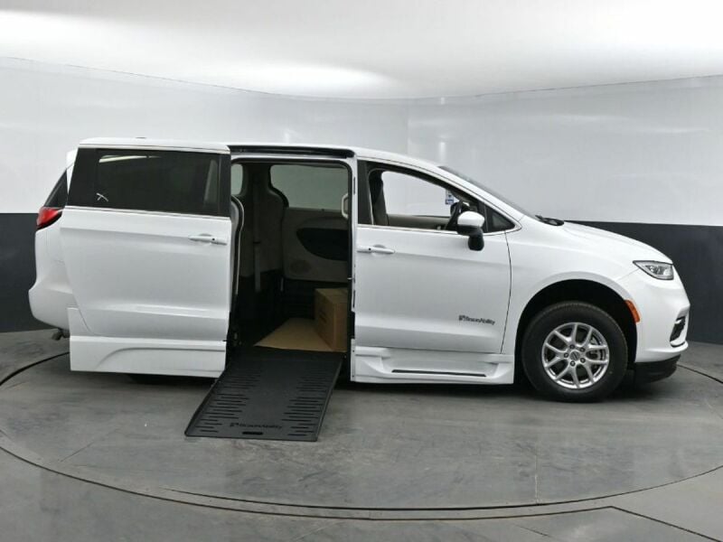 2023 Chrysler Pacifica