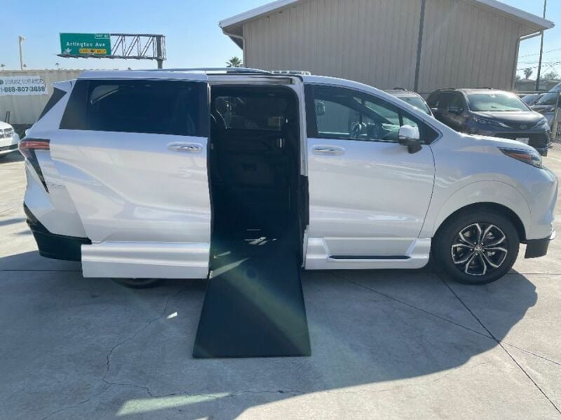 2025 Toyota Sienna