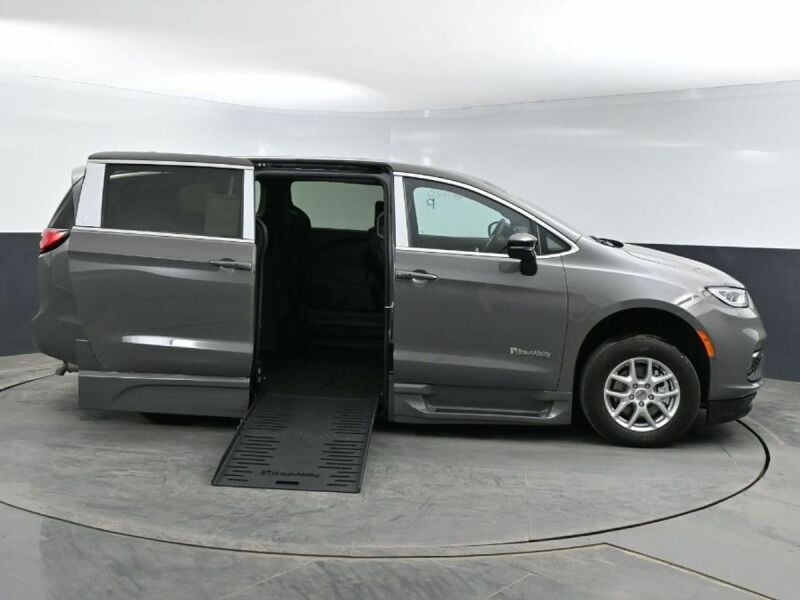 2025 Chrysler Pacifica