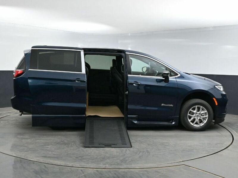 2025 Chrysler Pacifica