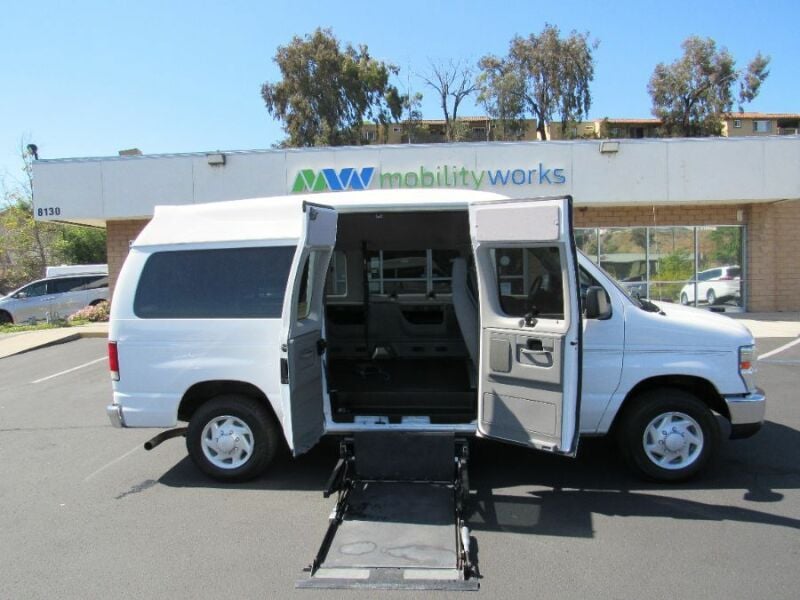 2009 Ford E-Series Wagon
