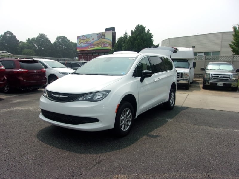2026 Chrysler Voyager