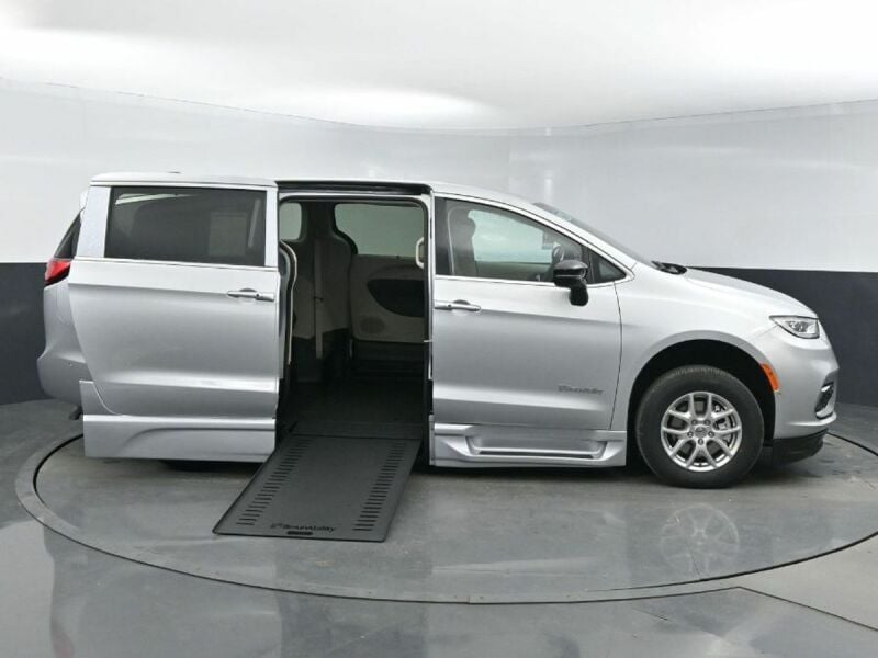 2024 Chrysler Pacifica