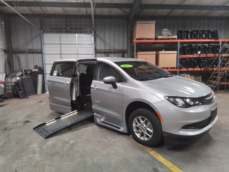 2023 Chrysler Voyager