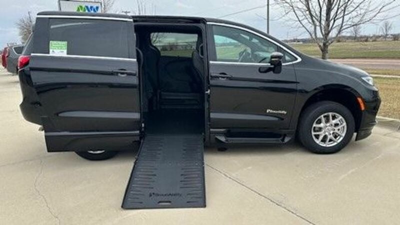 2025 Chrysler Pacifica