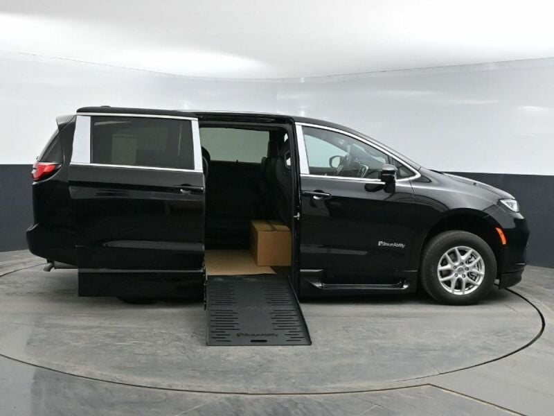 2025 Chrysler Pacifica