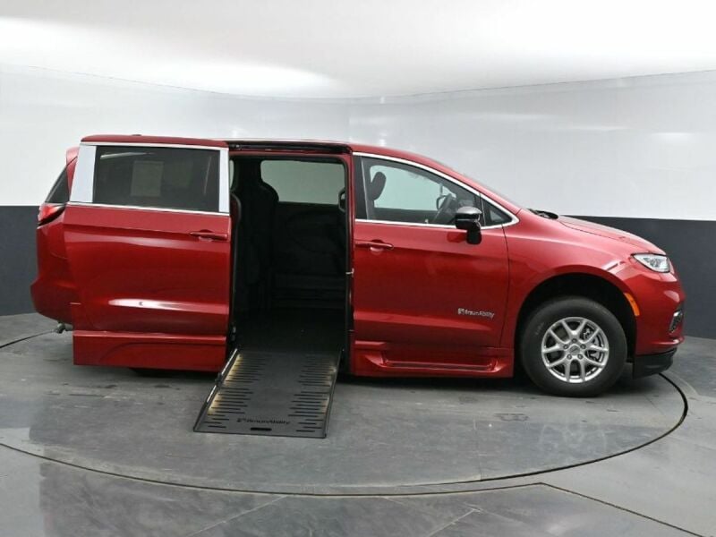 2025 Chrysler Pacifica