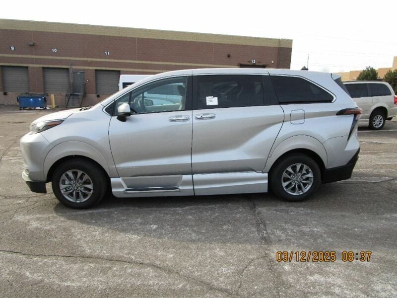 2024 Toyota Sienna