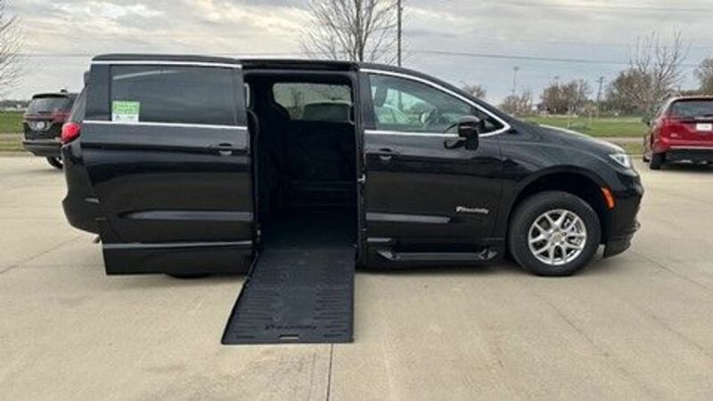 2025 Chrysler Pacifica