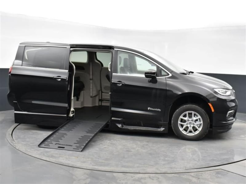 2023 Chrysler Pacifica