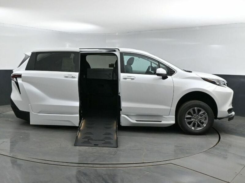 2025 Toyota Sienna