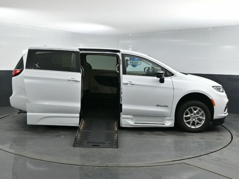 2024 Chrysler Pacifica