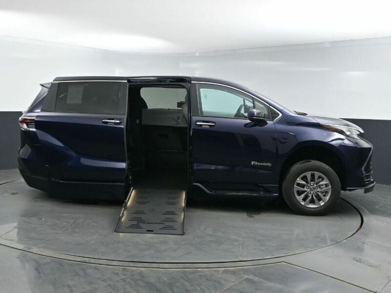 2025 Toyota Sienna