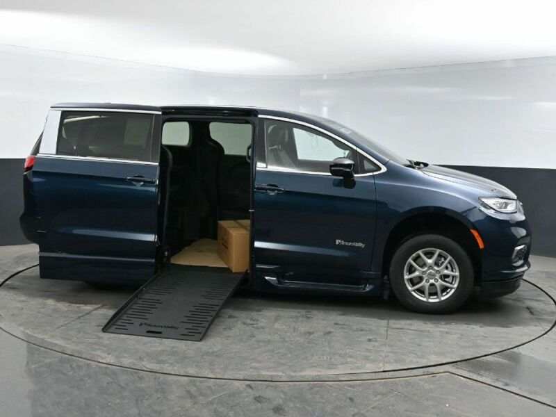 2025 Chrysler Pacifica