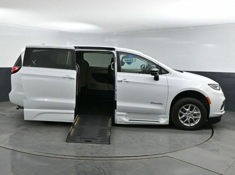 2024 Chrysler Pacifica