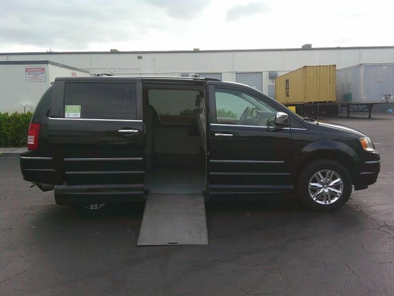 2010 Chrysler Town and Country