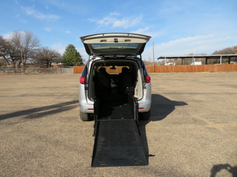 2022 Chrysler Voyager