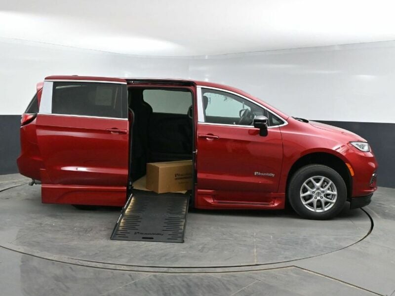 2025 Chrysler Pacifica
