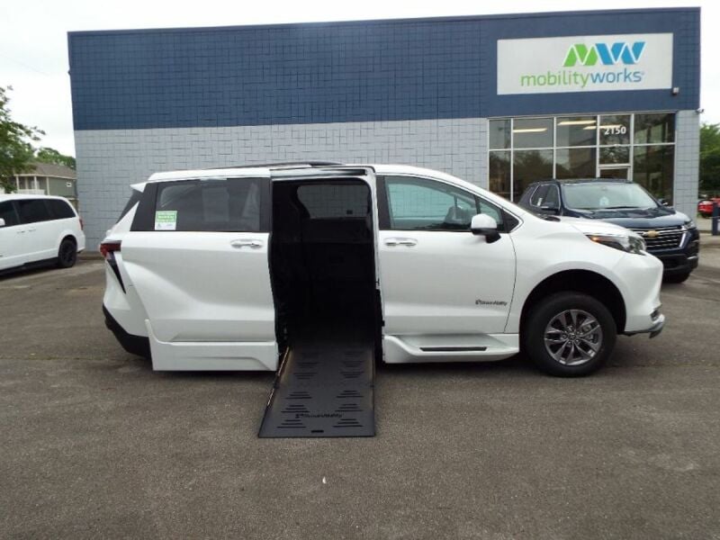 2024 Toyota Sienna