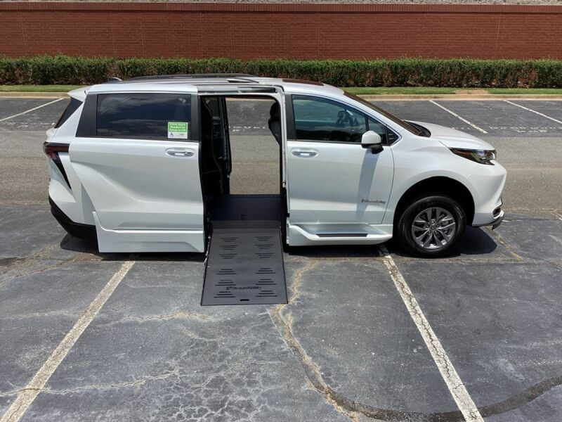 2023 Toyota Sienna