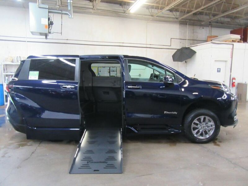 2023 Toyota Sienna