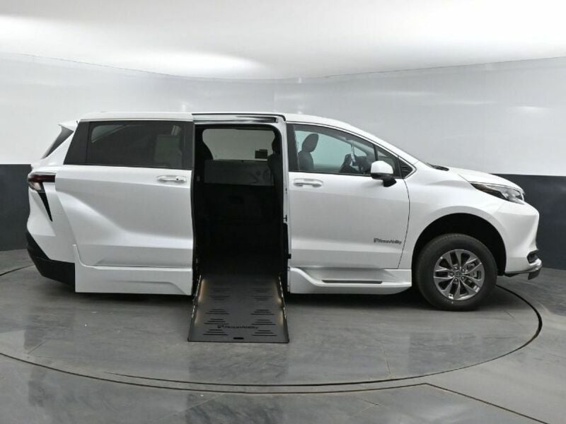 2025 Toyota Sienna