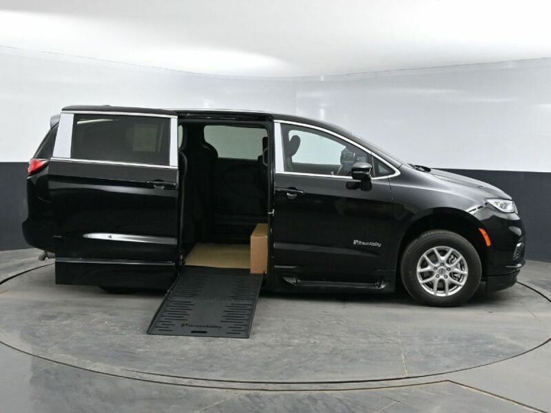 2025 Chrysler Pacifica