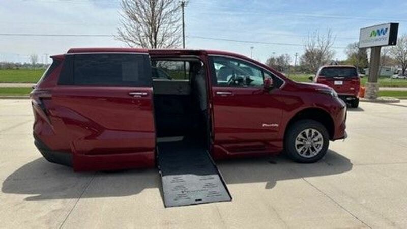 2025 Toyota Sienna