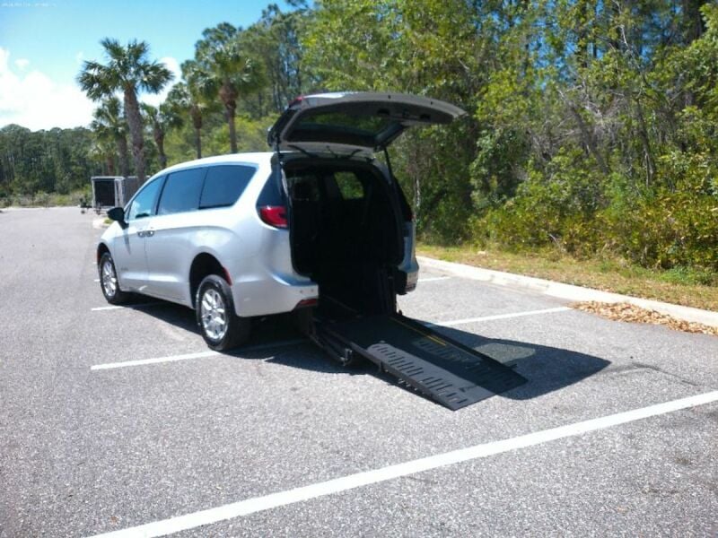 2024 Chrysler Pacifica