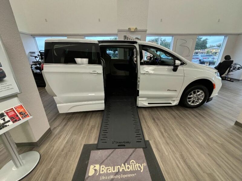 2023 Chrysler Pacifica