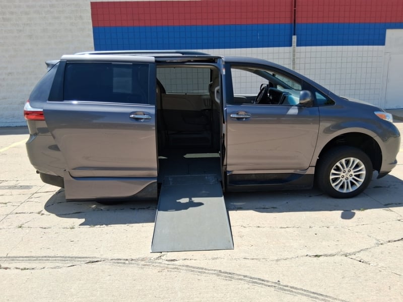 2016 Toyota Sienna