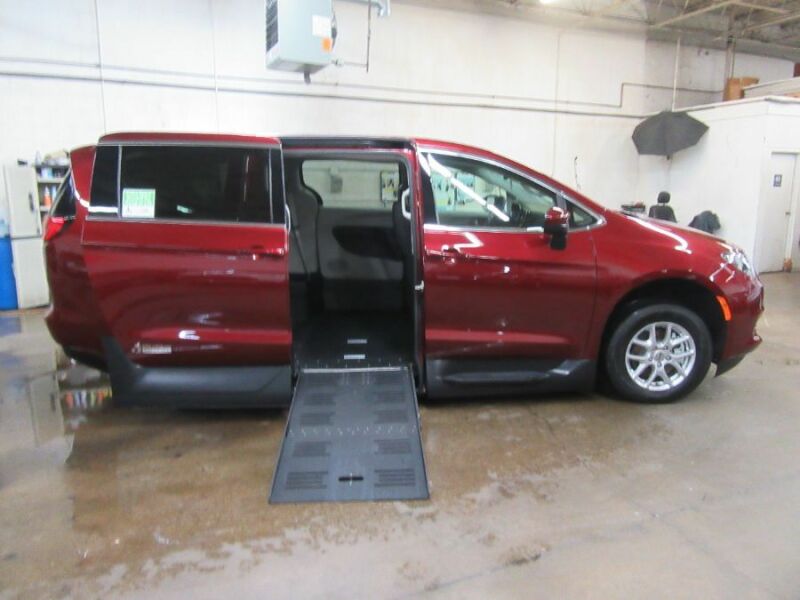 2022 Chrysler Voyager