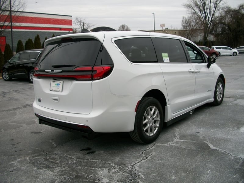 2026 Chrysler Pacifica