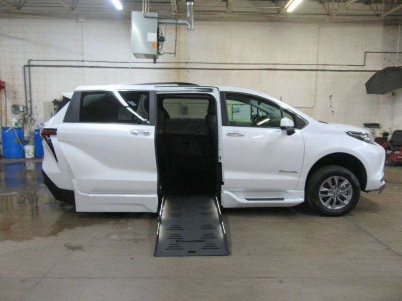 2023 Toyota Sienna