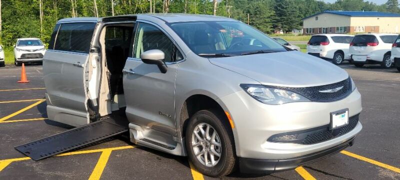 2023 Chrysler Voyager