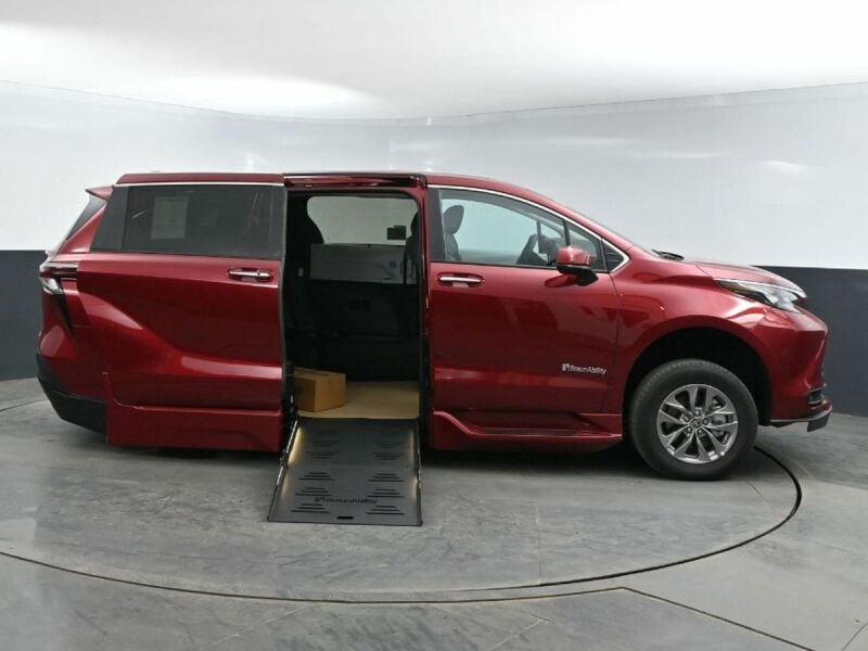 2025 Toyota Sienna